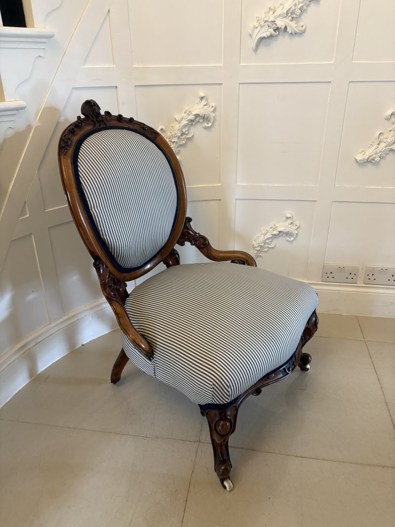 Superb Quality Carved Walnut Antique Victorian Ladies Chair